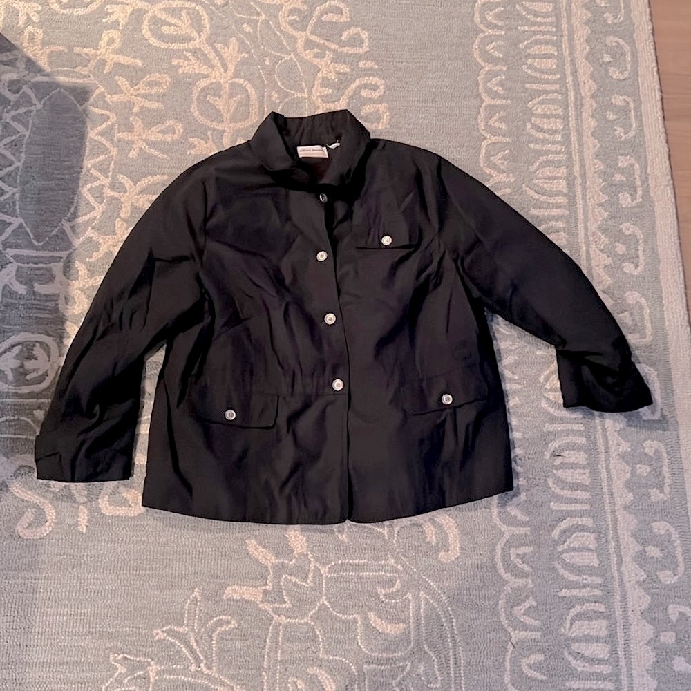 Alfred Dunner jacket, smoke free home.